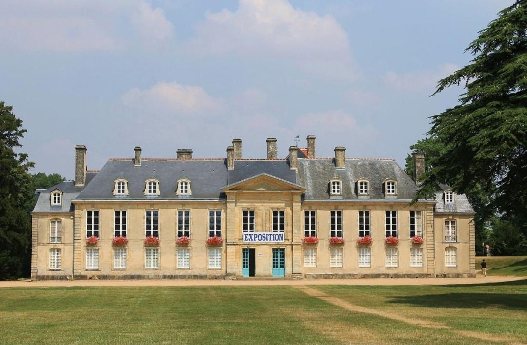 La Maison Des Remparts Lejlighed Falaise  Eksteriør billede